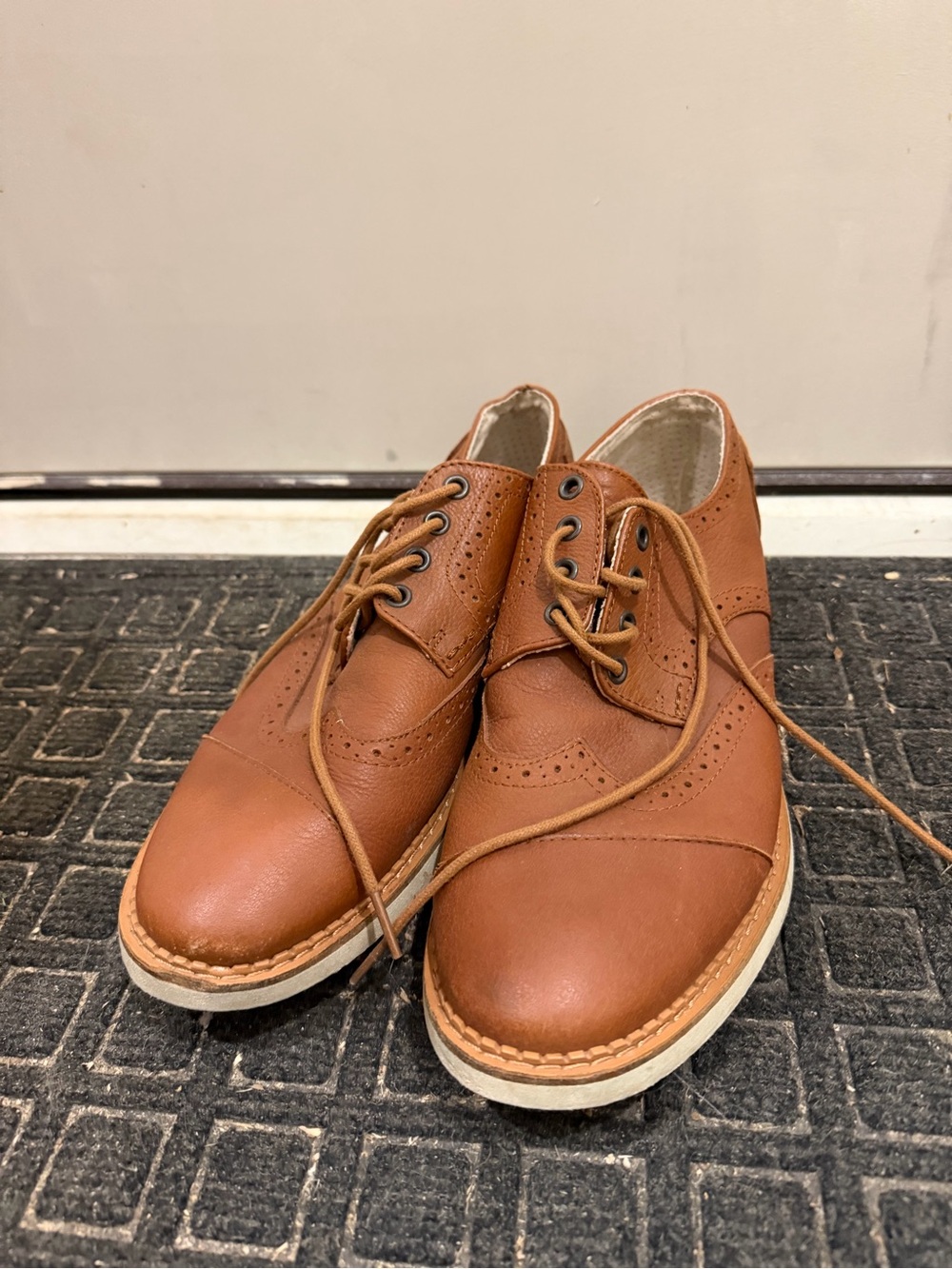 Toms Brown Leather Wingtip Oxfords